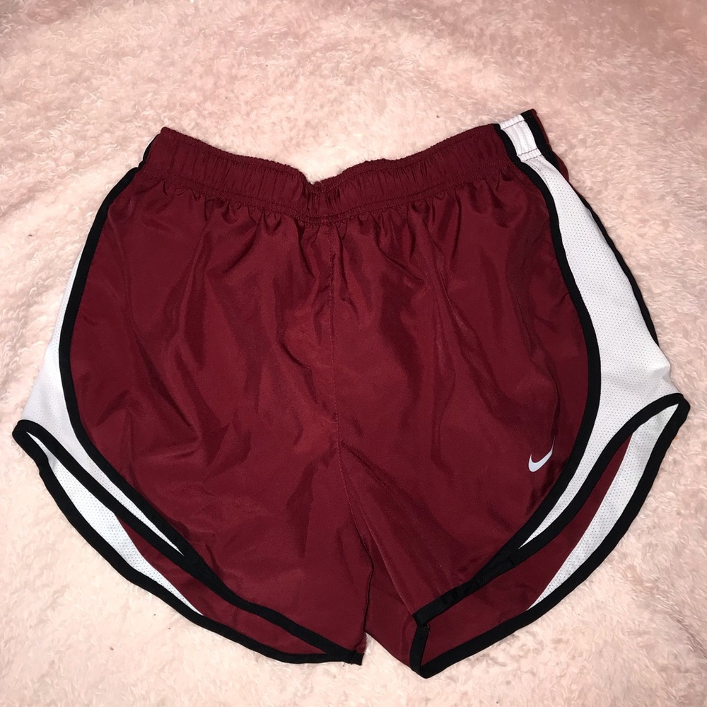 LAST CHANCE Women’s red and white nike shorts